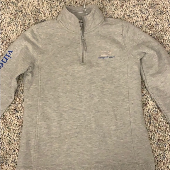 vineyard vines sweatshirt - Picture 2 of 5
